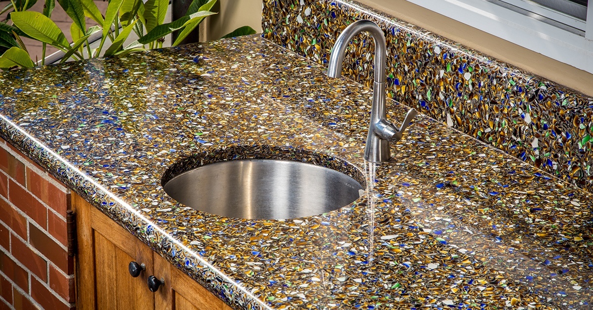 california-outdoor-kitchen-sparkles-with-recycled-glass-cover