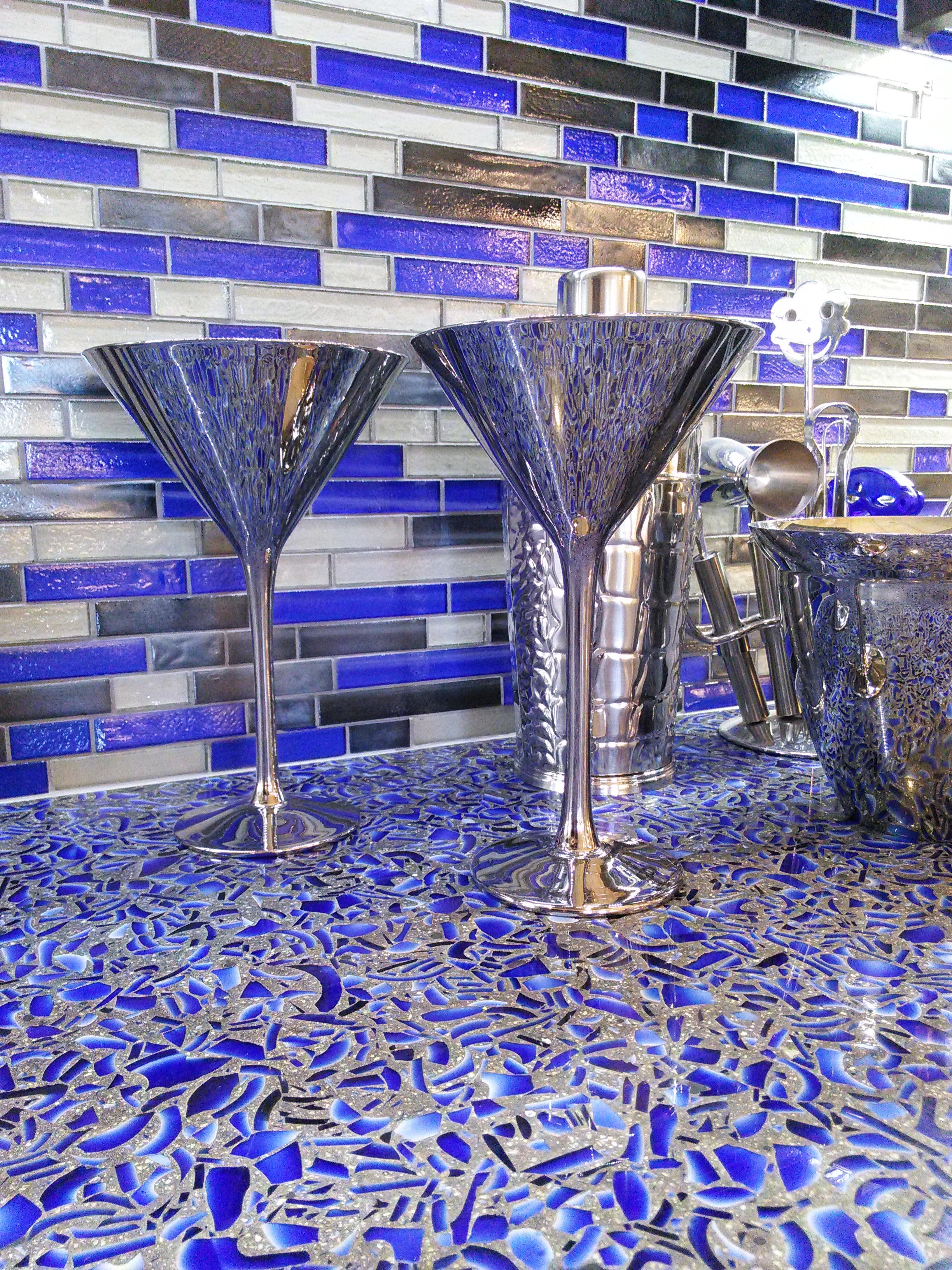 Coastal_Kitchen_Interiors_Cobalt_Skyy_UltraCraft_CermaicMatrix_display_3