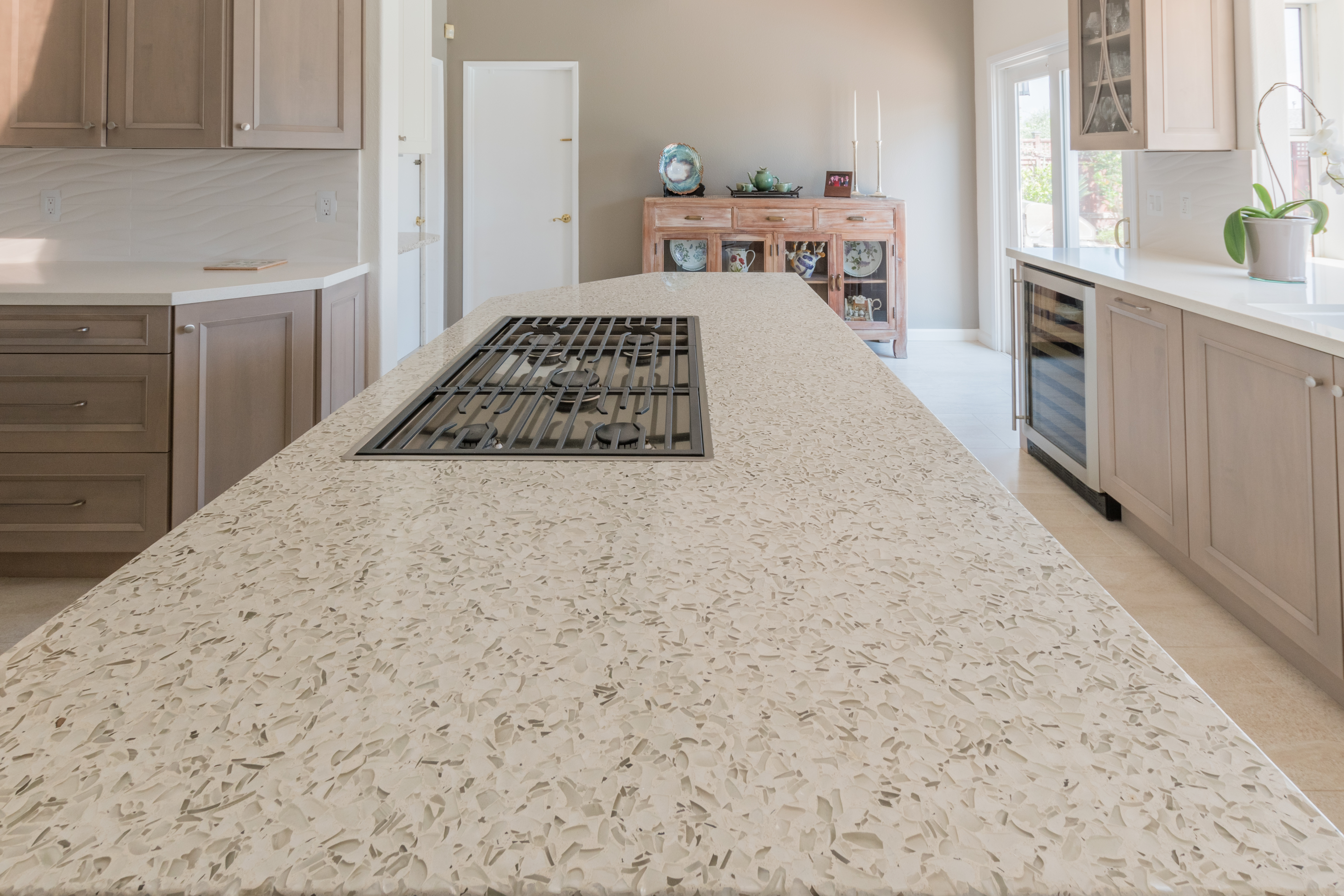 This Kitchen Is Quiet On Color But High On Sparkle Texture And